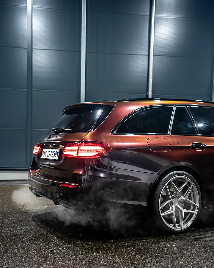 Mercedes-Benz E-Klasse, Aufbereitung + Folierung von WrapBro's