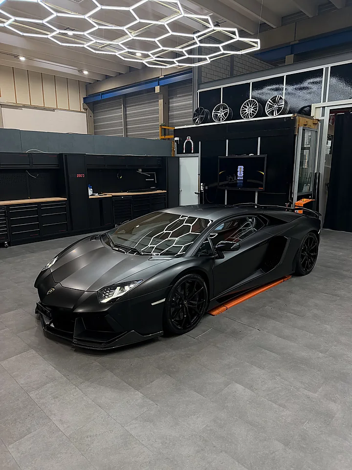 Lamborghini Aventador, Folierung von WrapBro's